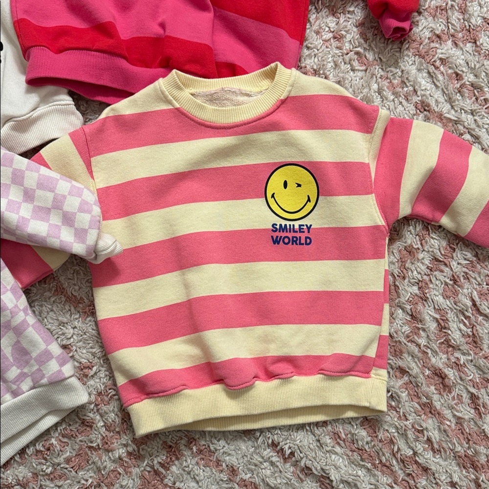 Pack of 4 - Trendy 3T sweatshirts - barely worn - Picture 2 of 9